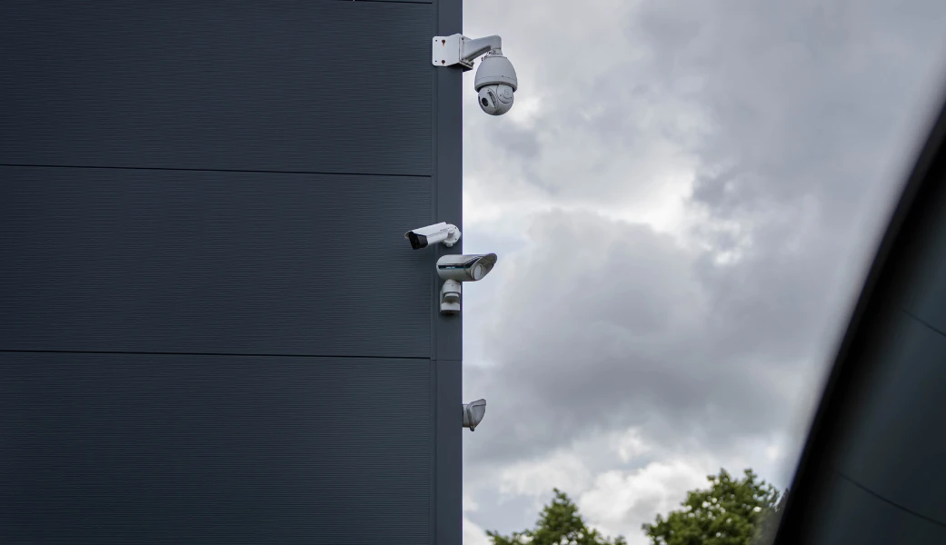 Project beveiliging broekhuis amersfoort camera buitenzijde
